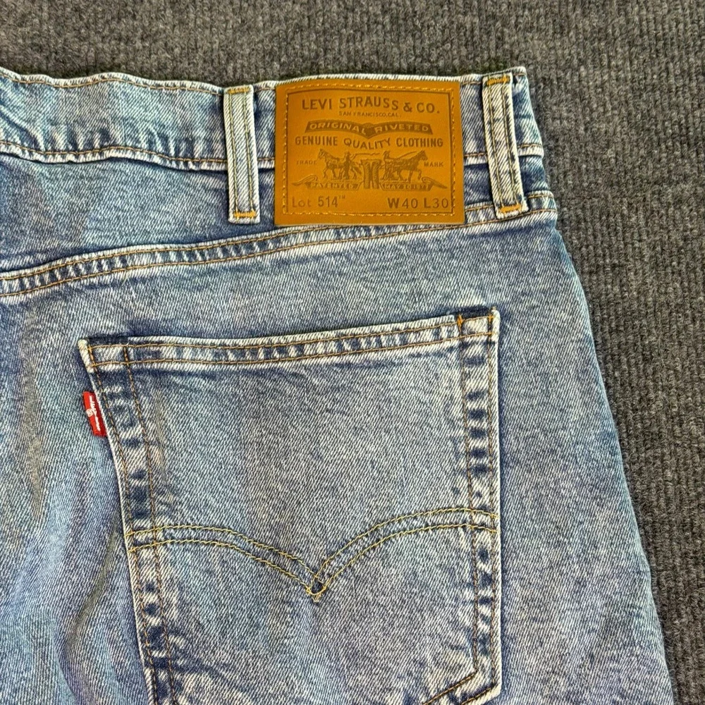 Levis 514 Straight Fit Jeans Mens 40x30 *38x29* Light Wash Blue Denim 00514-1810
